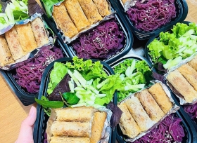 Hộp nhựa đen JB17 - Bao bì hiện đại cho mọi loại thực phẩm